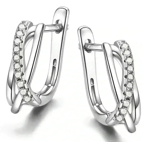 💞 Dainty White Tiny Round CZ Twisted Irregular Stud Earrings, GPMB1432 - Picture 1 of 1